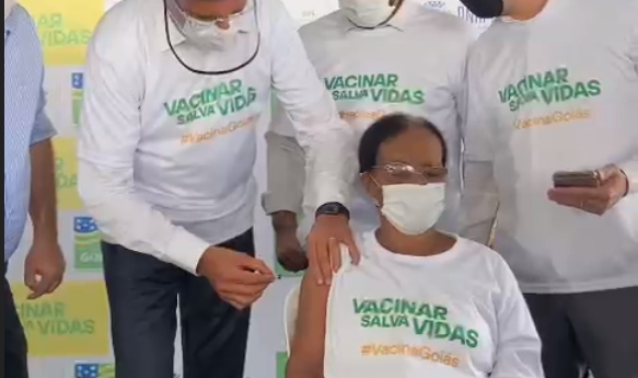  Goiás tem a primeira pessoa vacinada contra a covid