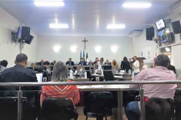 Vereadores de Anápolis aprovam requerimento solicitando cumprimento do novo piso salarial para ACS e ACE