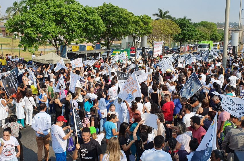  ENFERMAGEM: indignados, trabalhadores realizam protestos em Goiânia e no interior