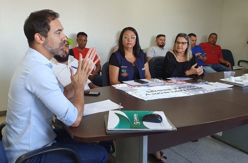  SENADOR CANEDO: prefeito apresenta empresa responsável pela elaboração do impacto financeiro do plano de carreira