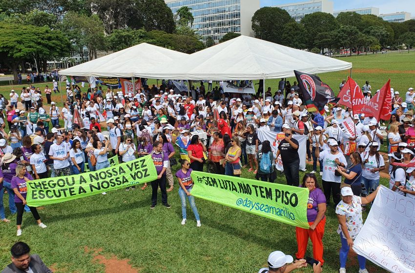  Profissionais da enfermagem se mobilizam para realizar ato em Brasília no próximo dia 28
