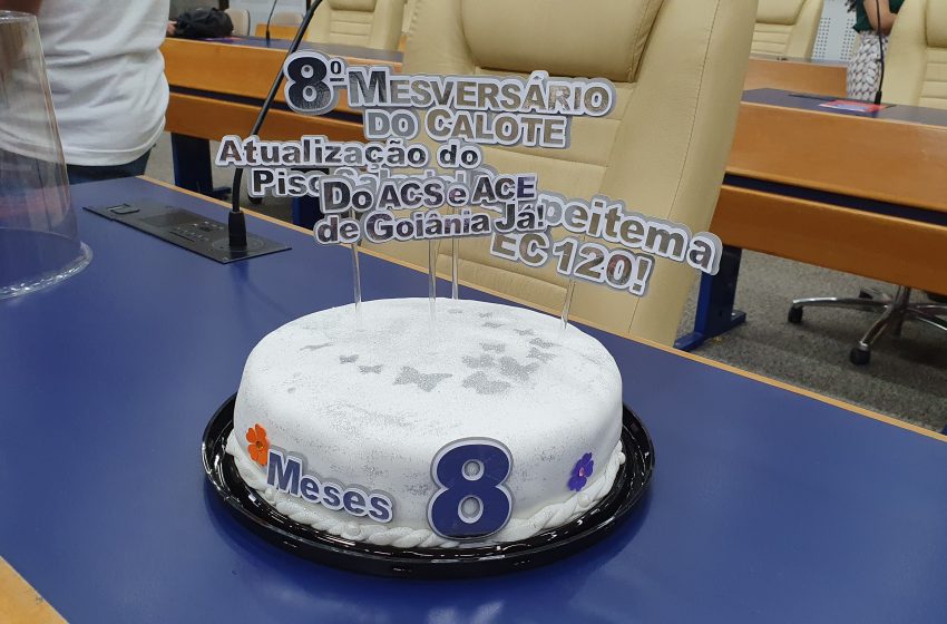  PROTESTO! Na Câmara, ACS e ACE usam bolo de aniversário para criticar atraso no reajuste do piso
