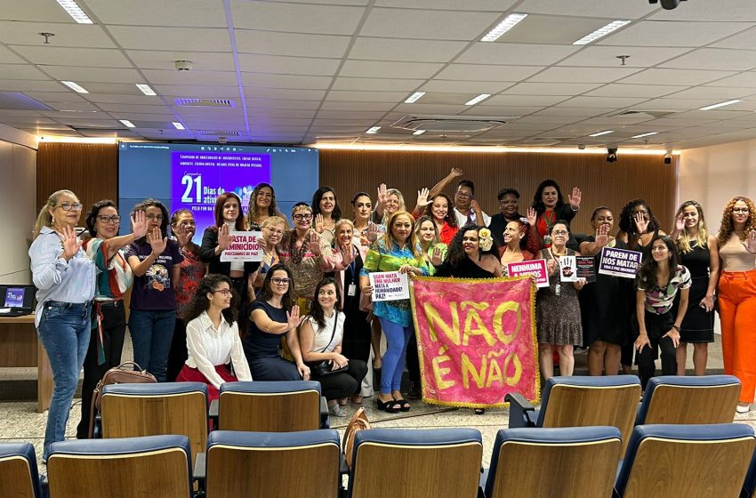  Sindsaúde participa do lançamento da campanha “21 Dias de Ativismo Pelo Fim da Violência contra a Mulher” na Alego