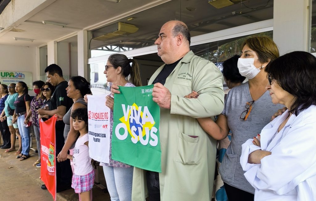 Manifestação na UPA Curitiba cobra direitos trabalhistas e denuncia colapso na saúde de Goiânia